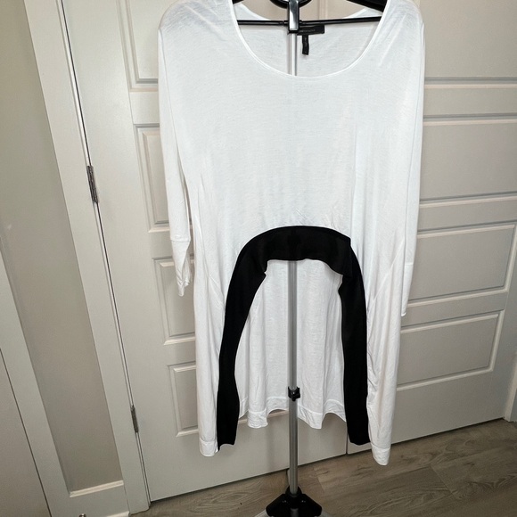 BCBGMaxAzria White and Black Tunic Top - Picture 1 of 4